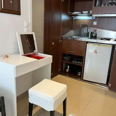 Center Living *