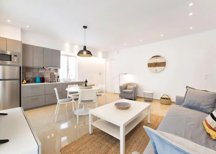 Апартаменты Center Living Науса