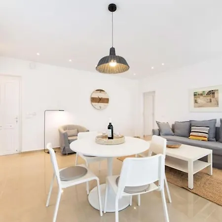 아파트 Center Living